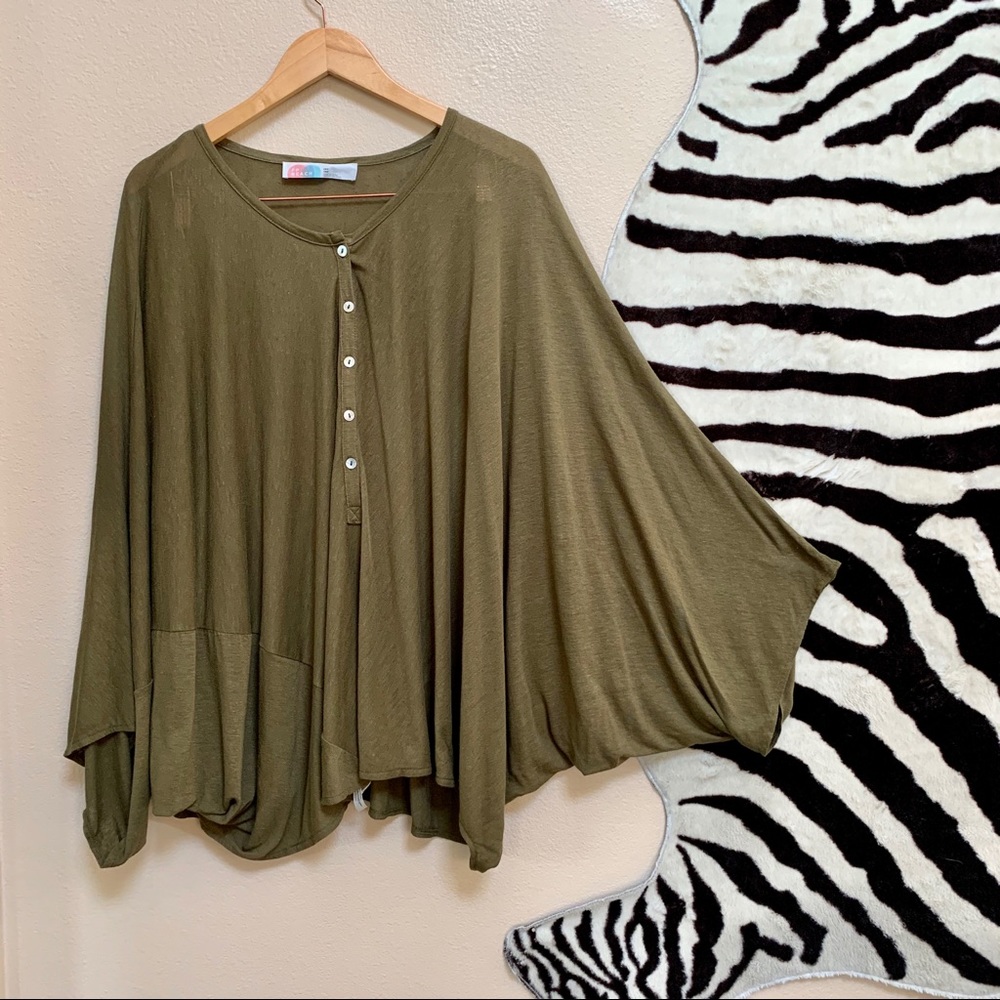 FREE PEOPLE OVERSIZED DOLEMAN STYLE TOP size XS
